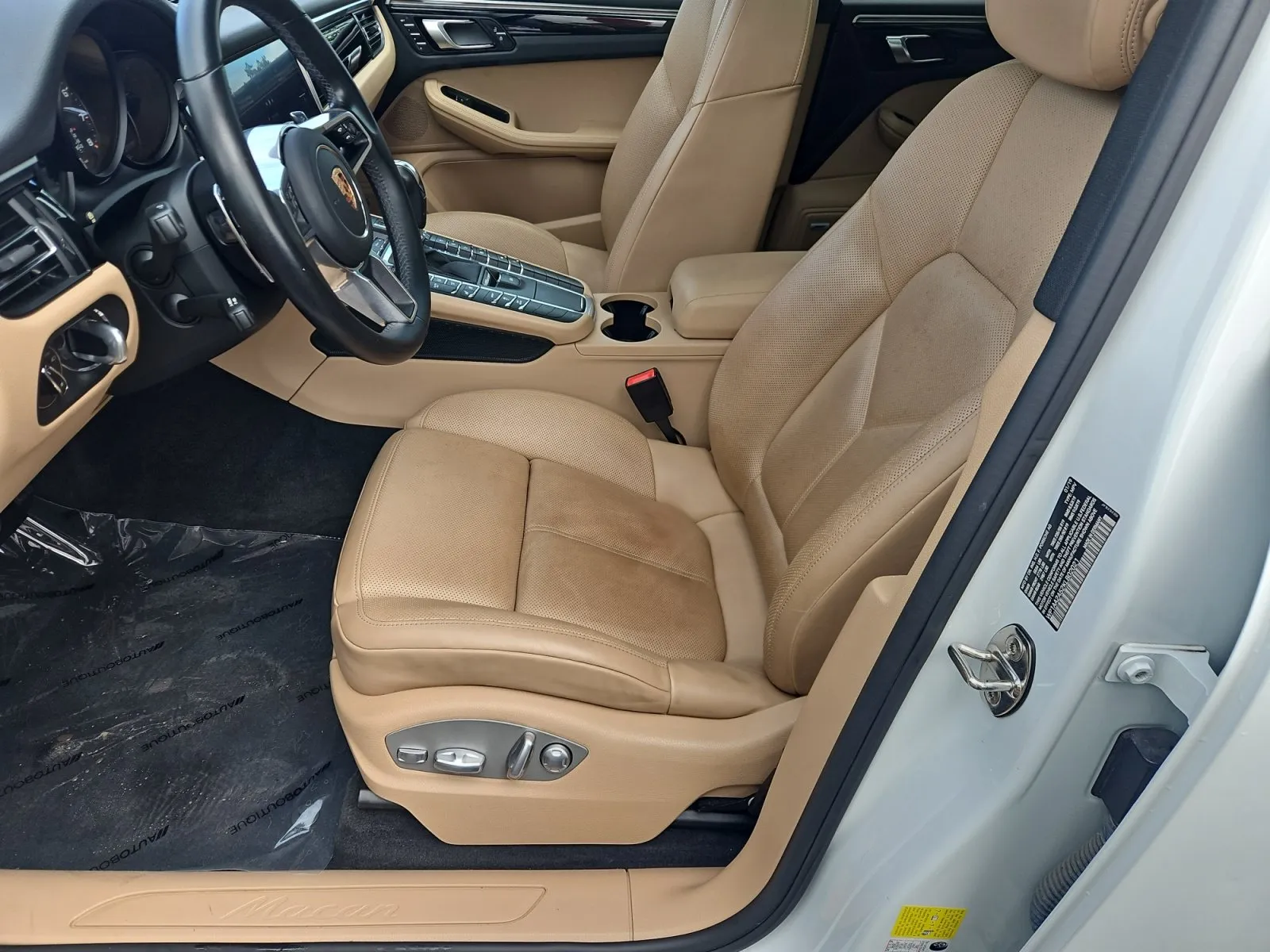 Porsche Macan photo 10