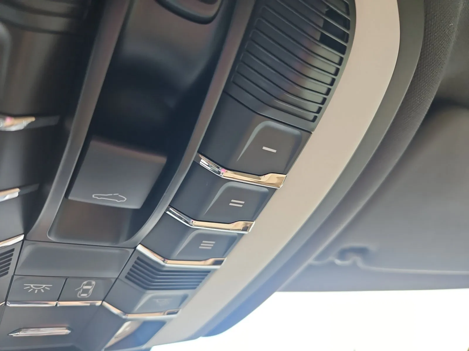Porsche Macan photo 22