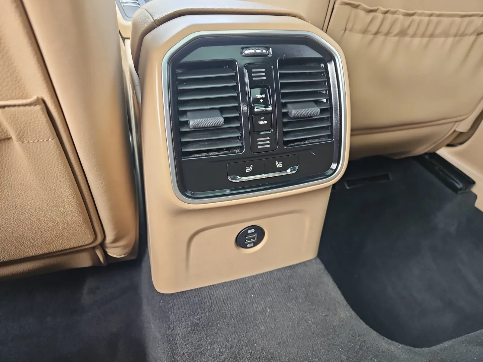 Porsche Macan photo 14