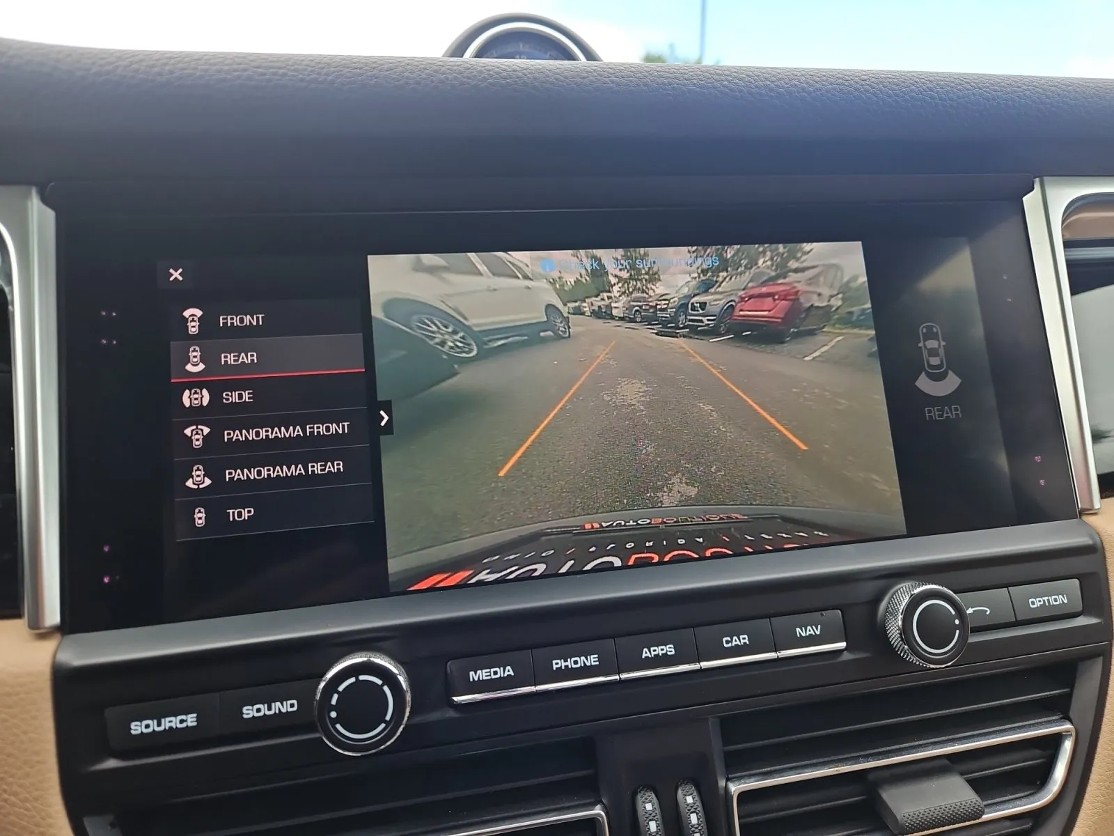 Porsche Macan photo 18