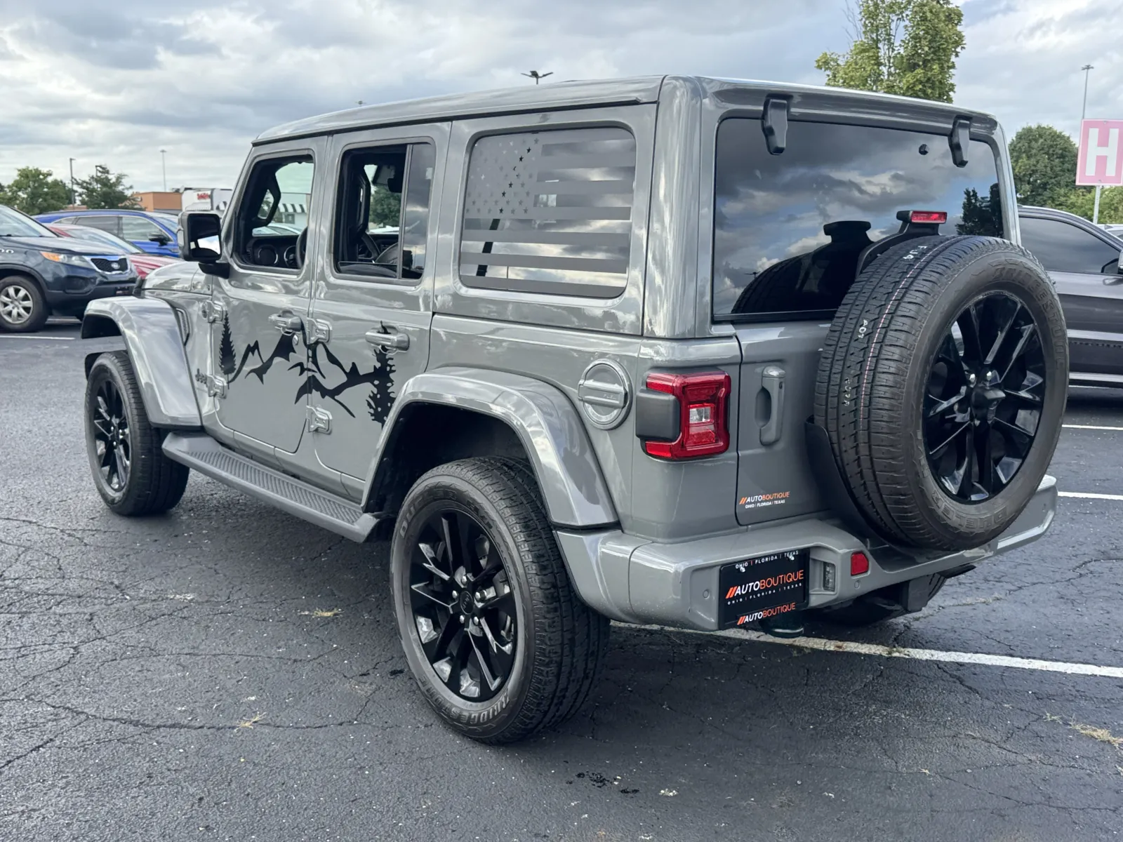 Jeep Wrangler photo 11