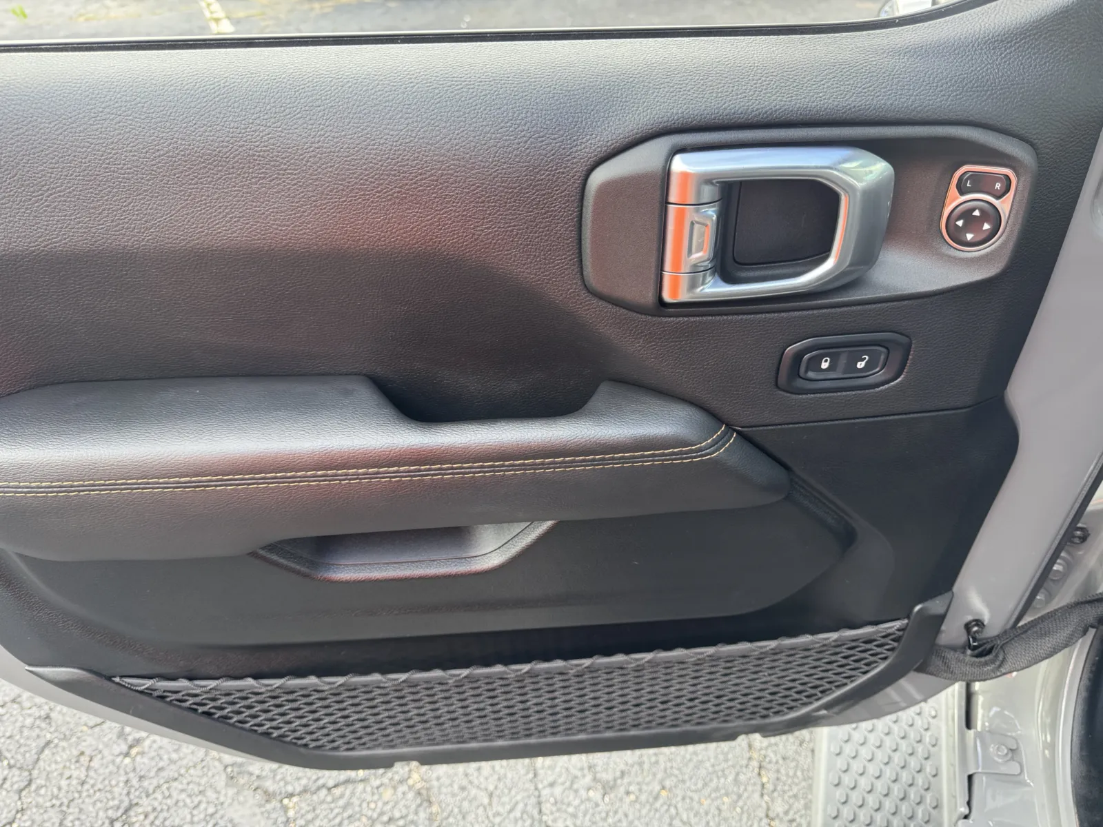 Jeep Wrangler photo 17