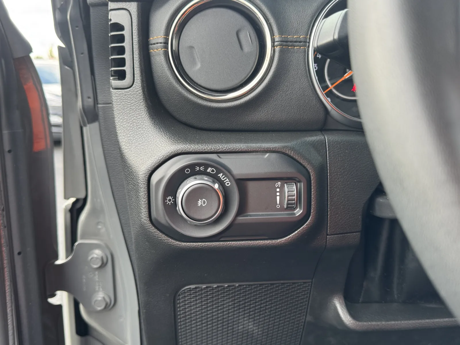 Jeep Wrangler photo 18