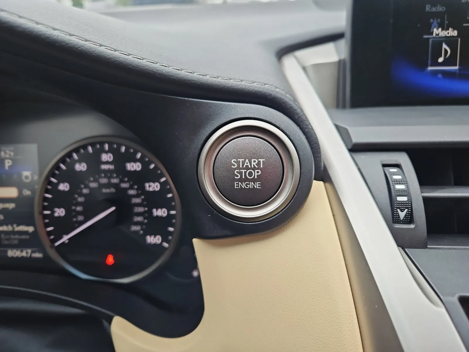 Lexus NX photo 19