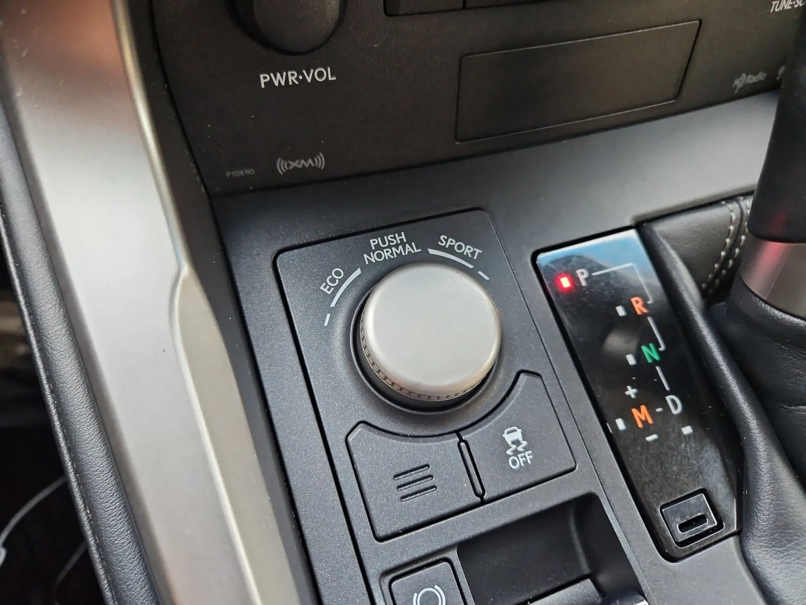 Lexus NX photo 21