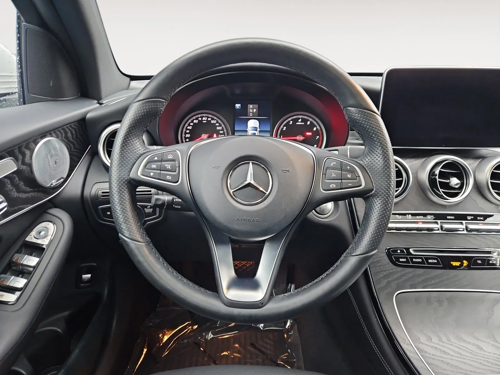 Mercedes-Benz GLC photo 13