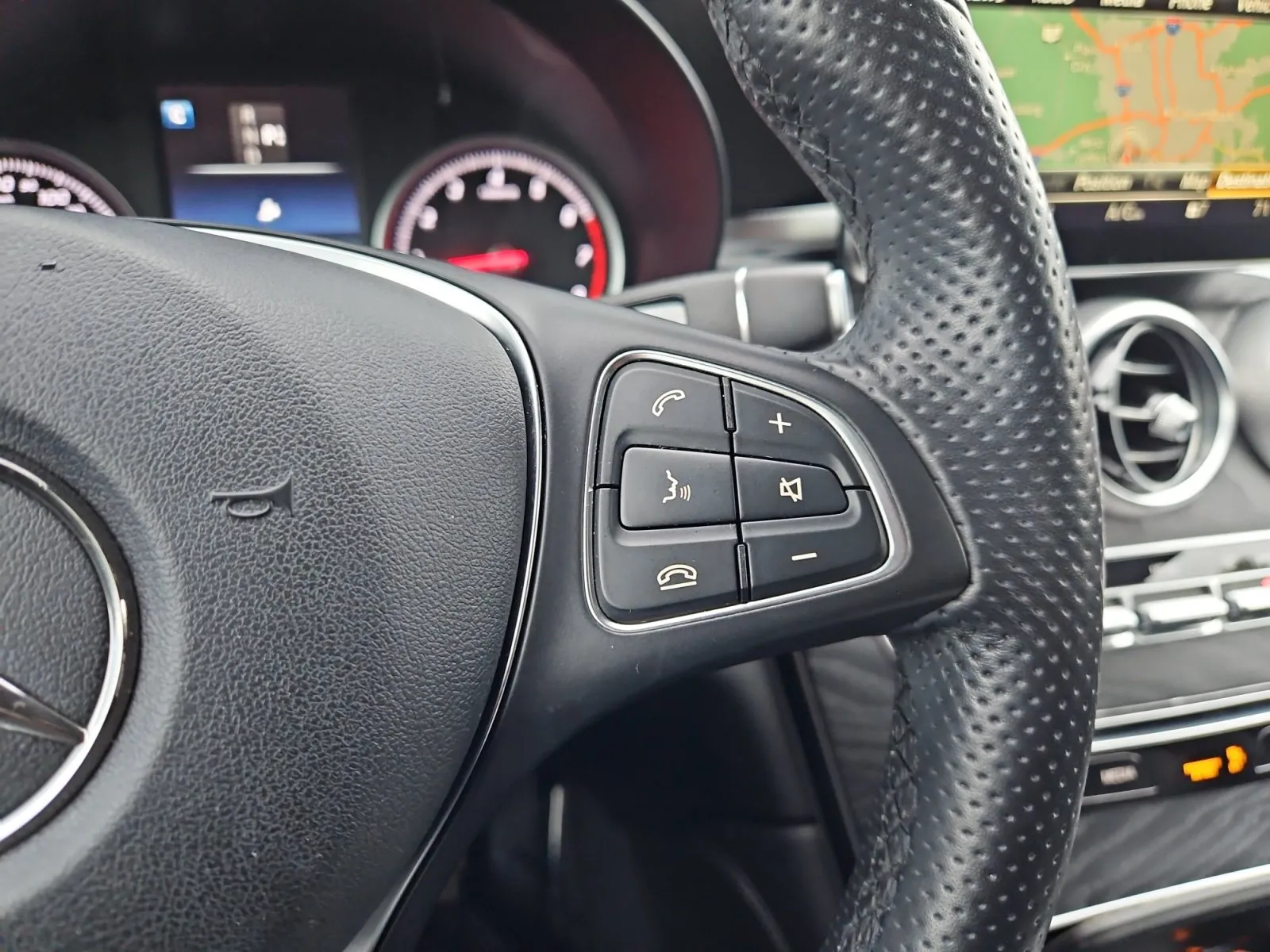 Mercedes-Benz GLC photo 28