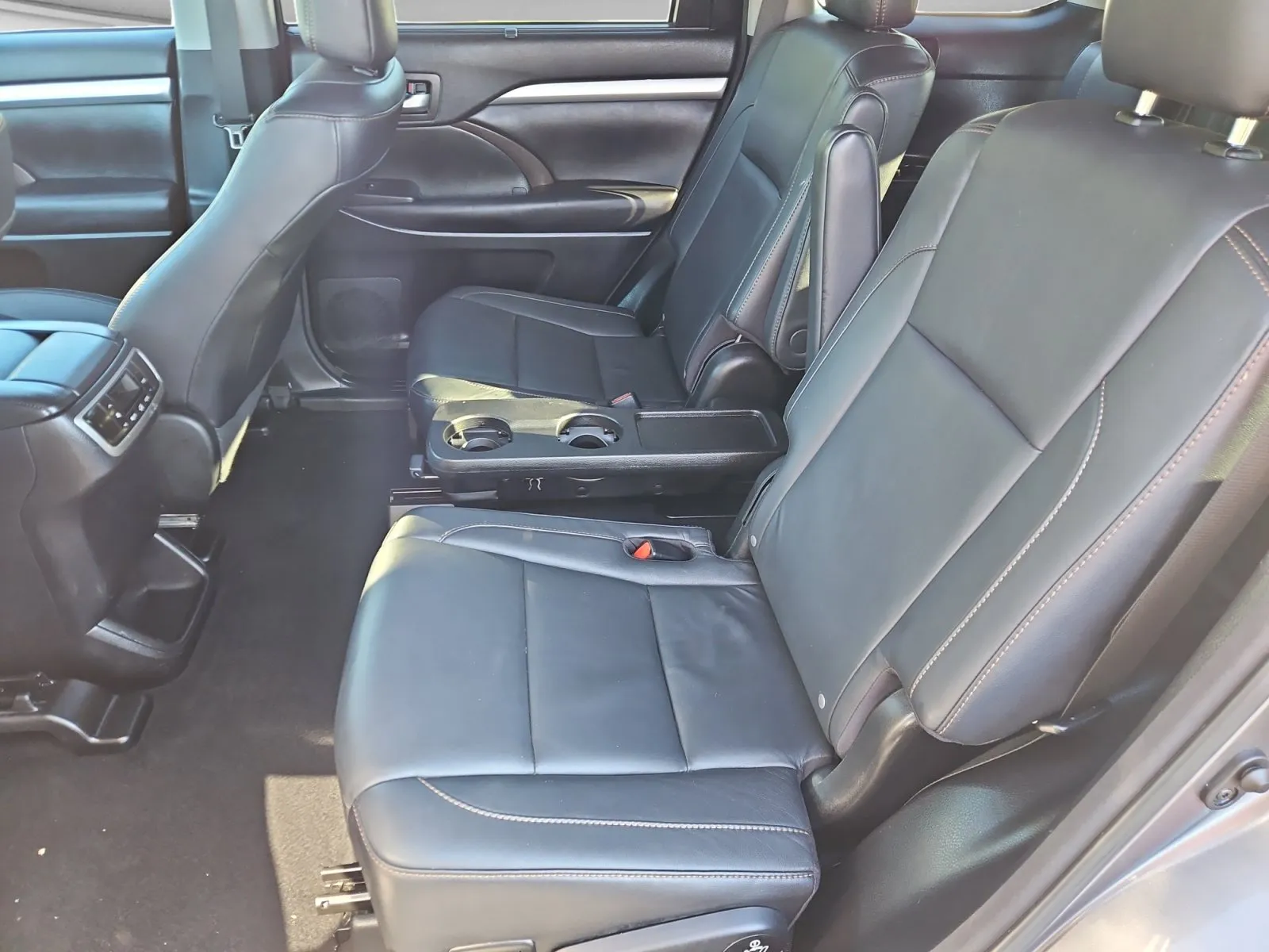 Toyota Highlander photo 15