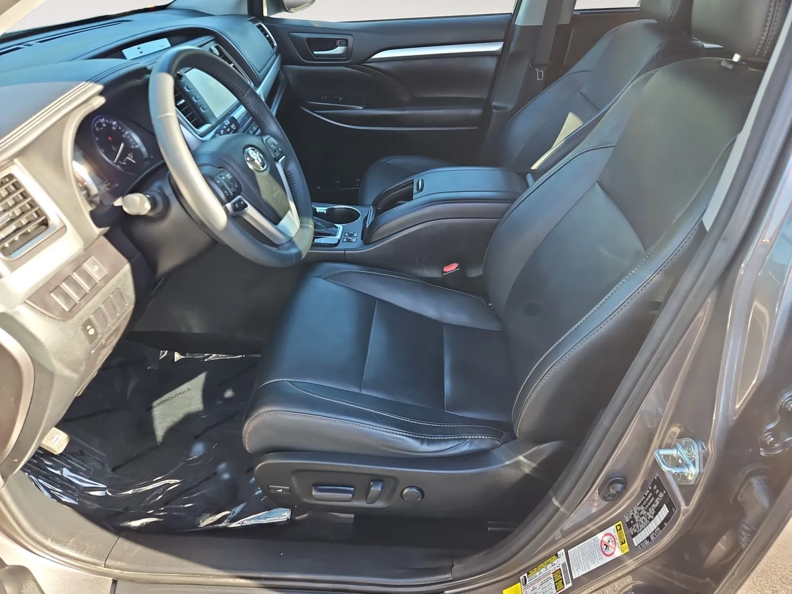 Toyota Highlander photo 10