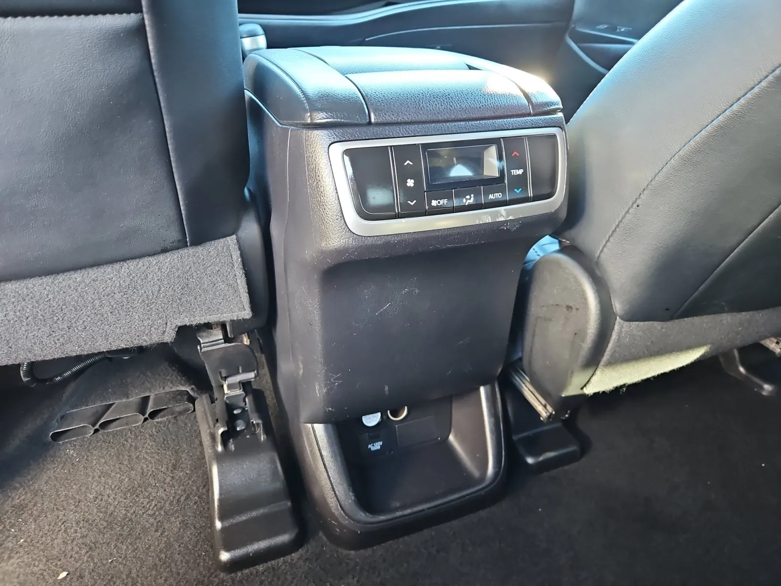 Toyota Highlander photo 14