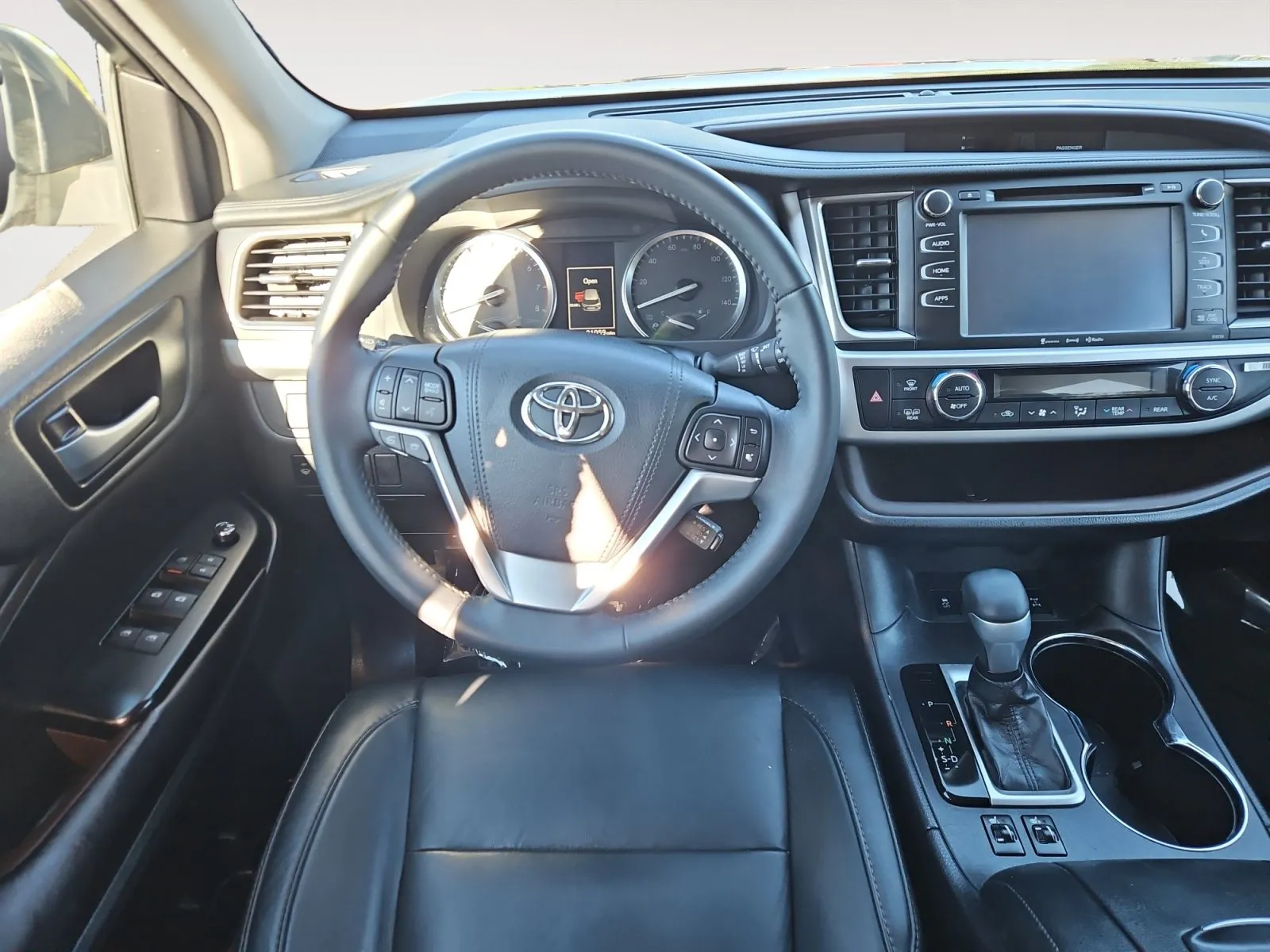 Toyota Highlander photo 11