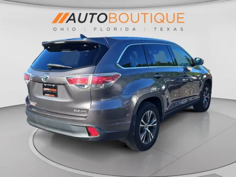 More photos of 2016 Toyota Highlander XLE at Auto Boutique Ohio, OH