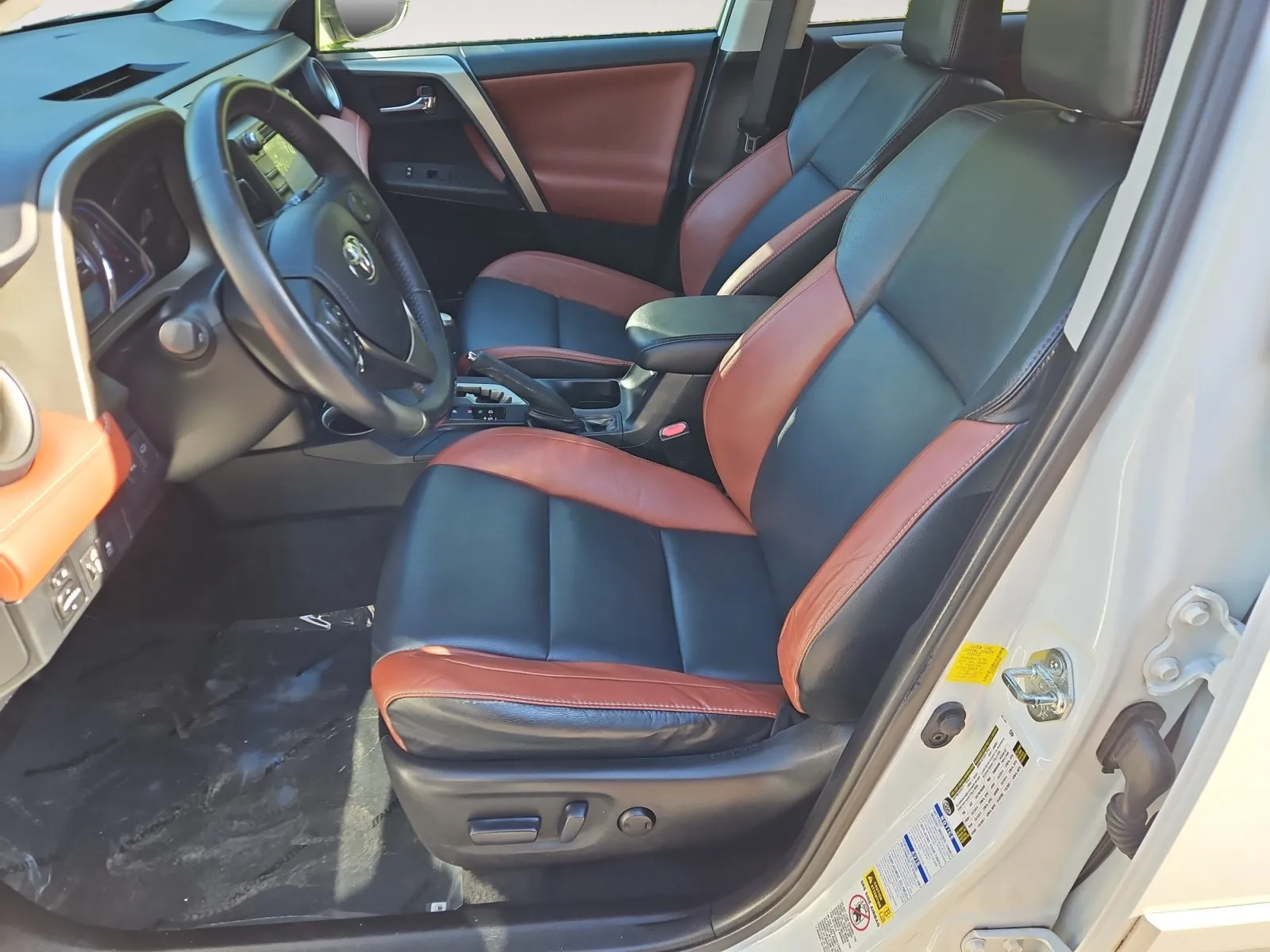 Toyota RAV4 photo 9