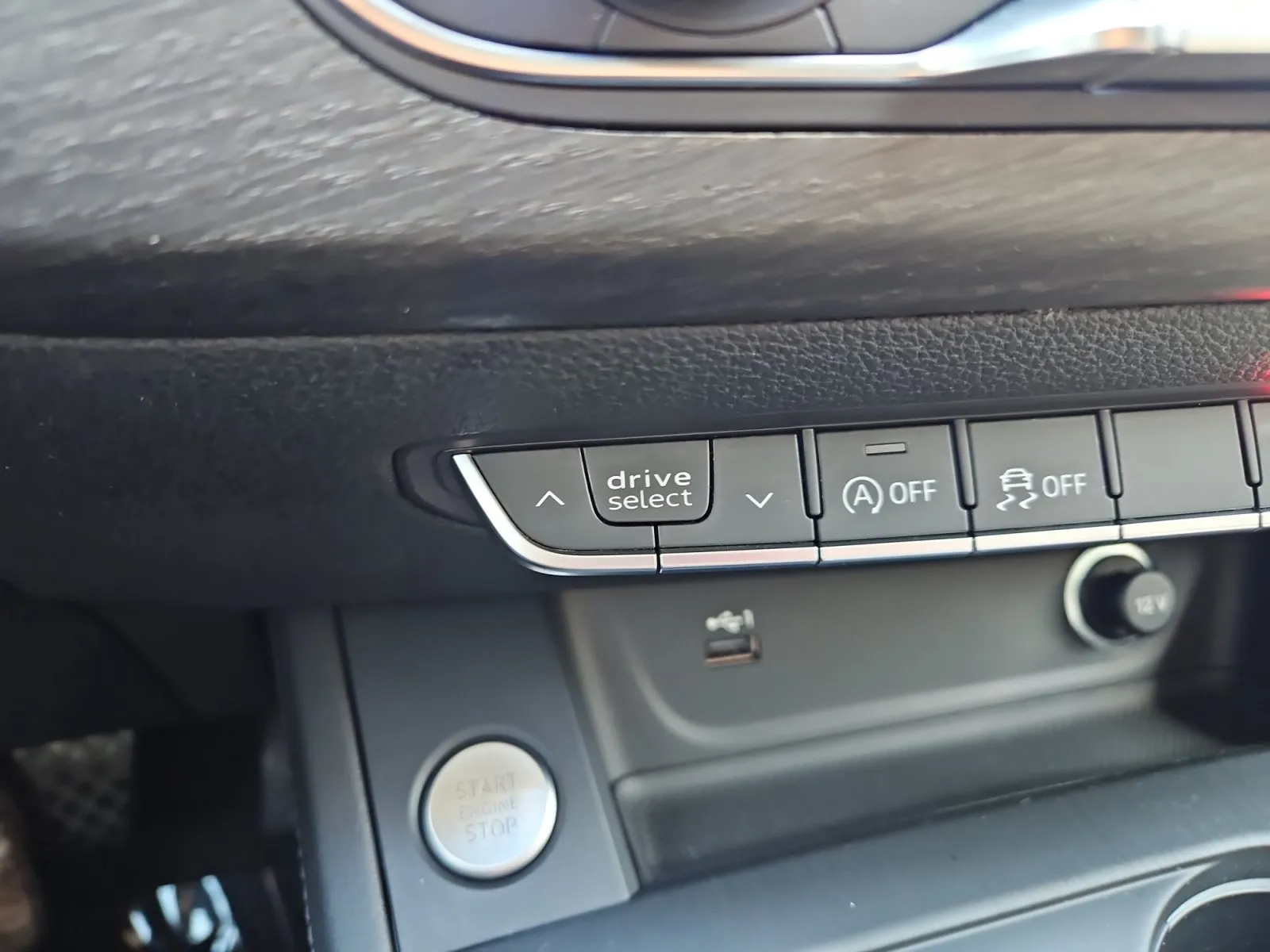 Audi A4 photo 23