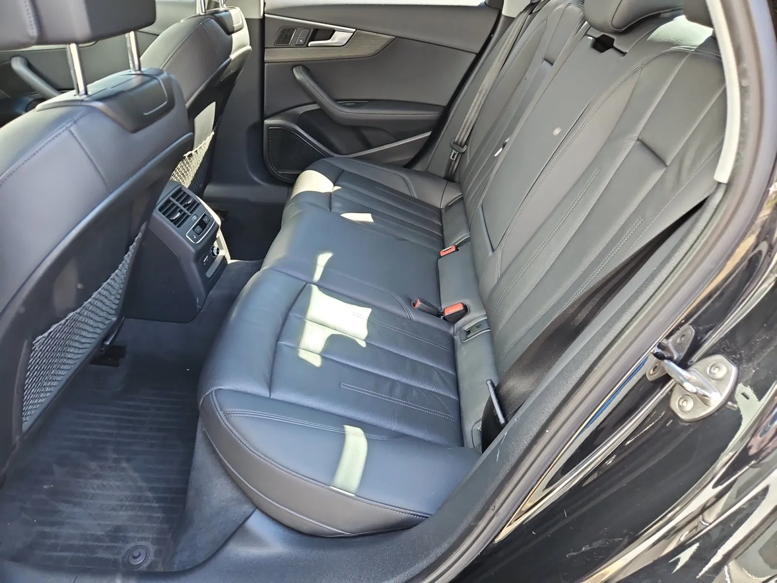 Audi A4 photo 14