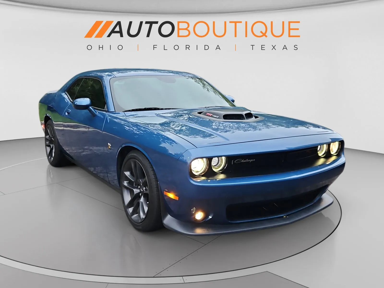 Dodge Challenger photo 7