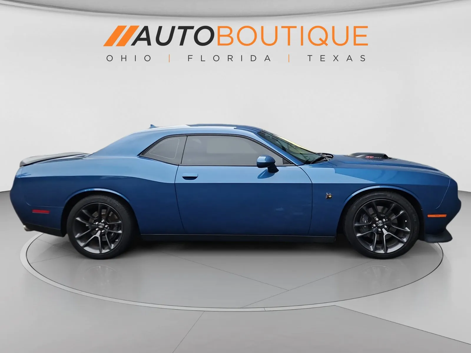 Dodge Challenger photo 6