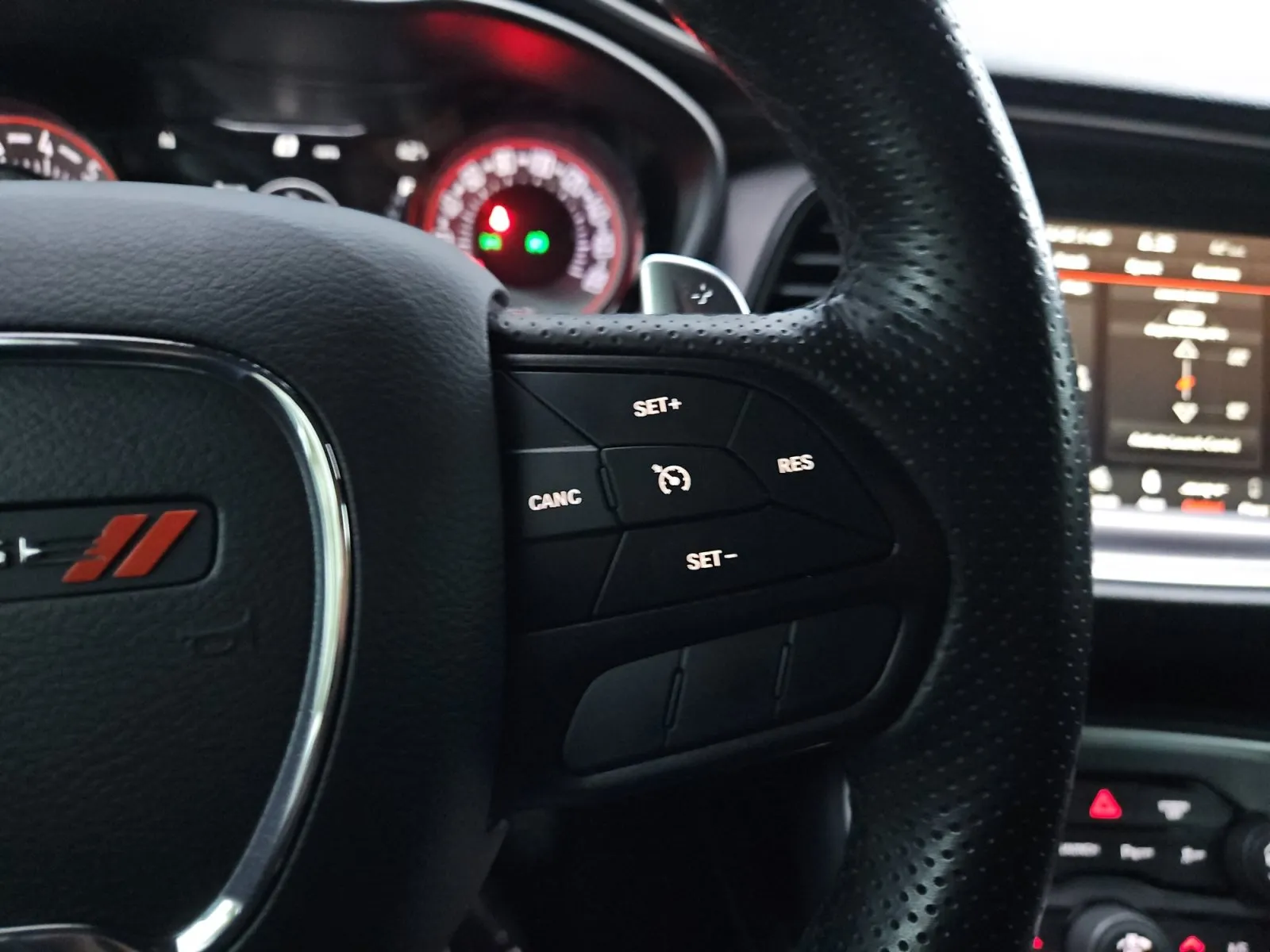 Dodge Challenger photo 25