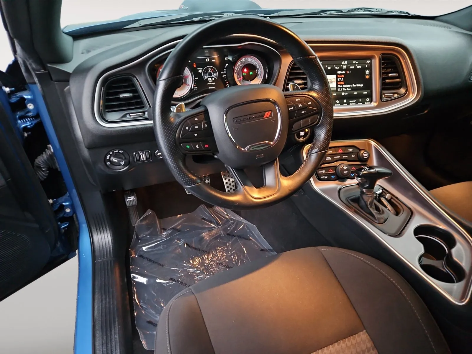 Dodge Challenger photo 10