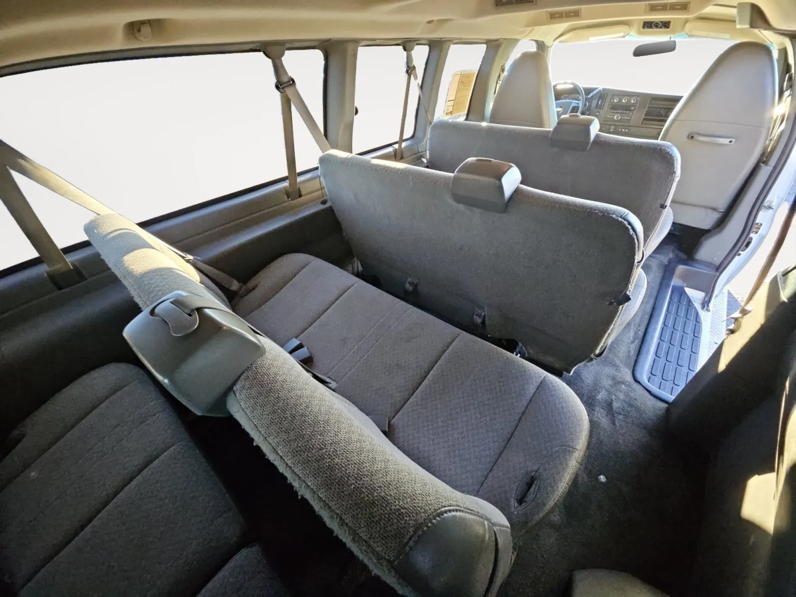 Chevrolet Express photo 15