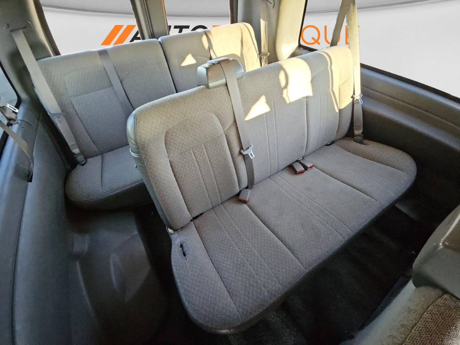 Chevrolet Express photo 14