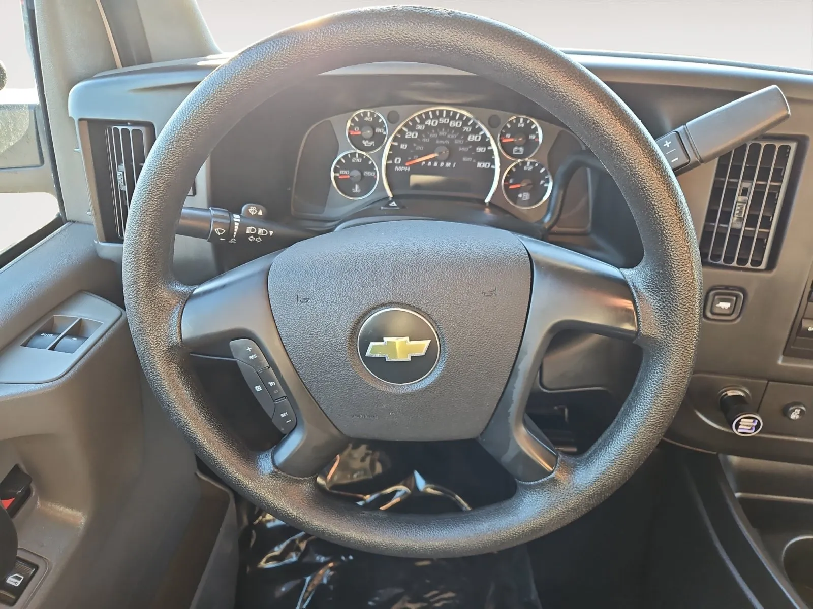 Chevrolet Express photo 12