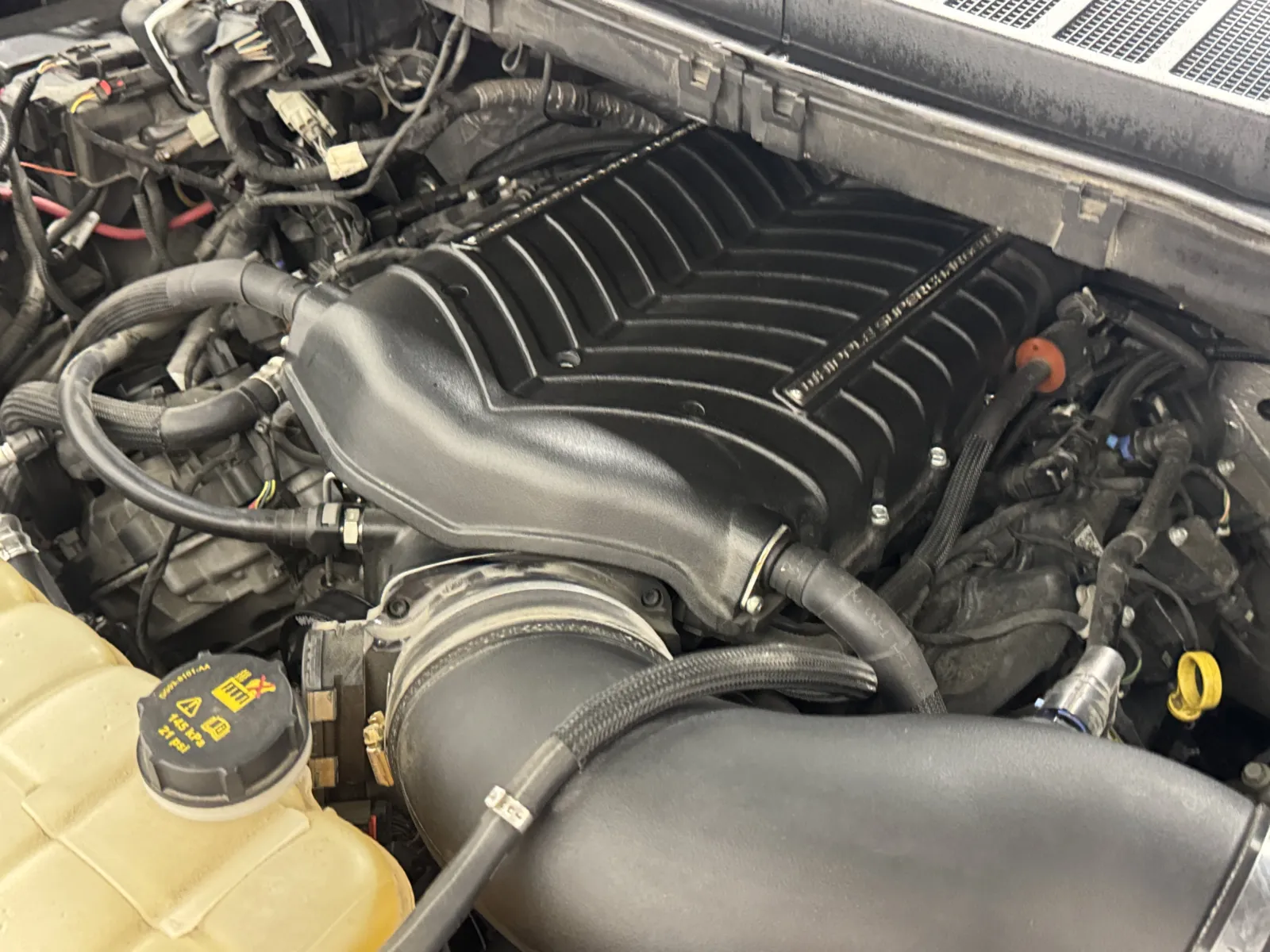 Ford F-150 photo 2