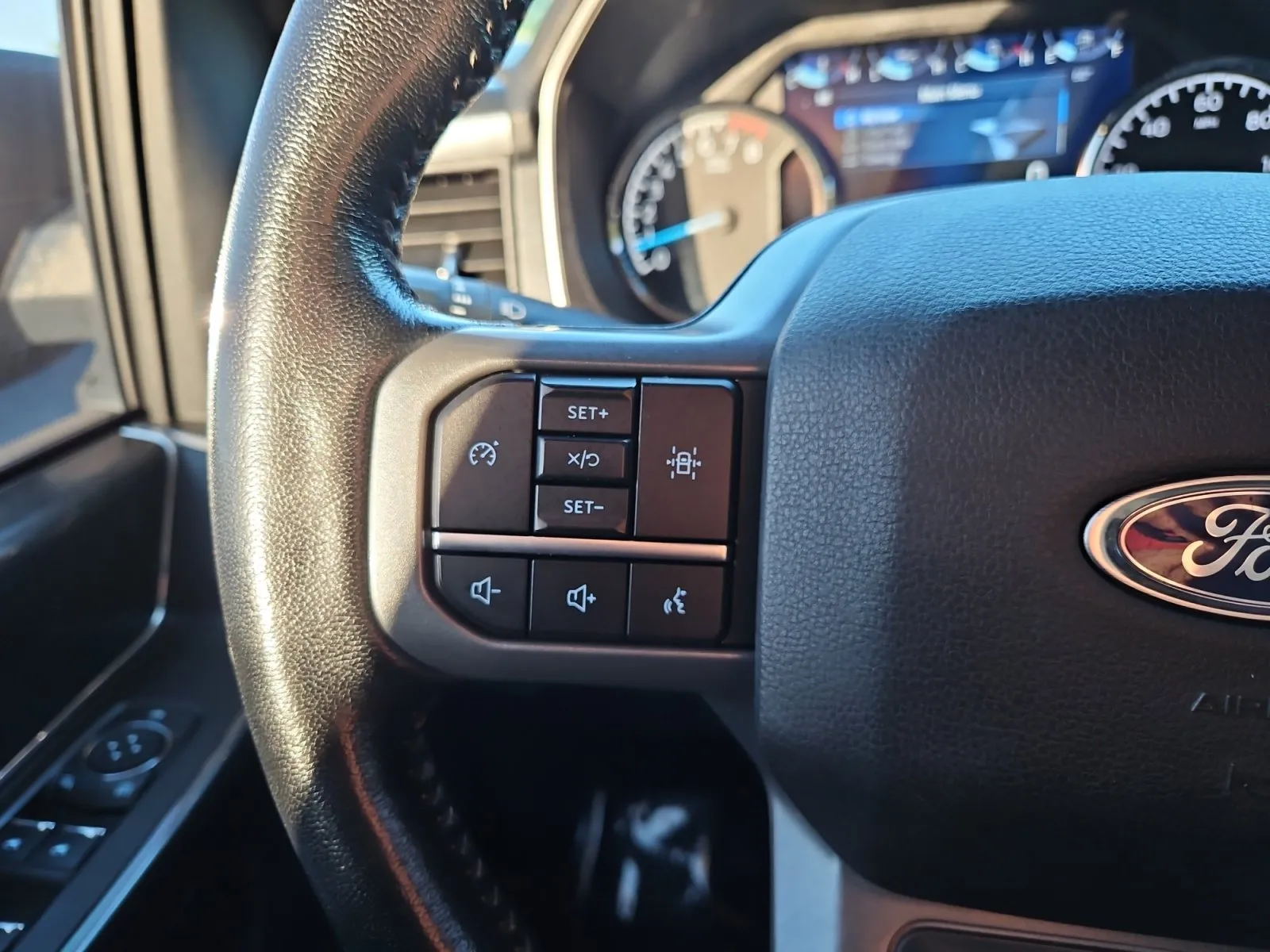 Ford F-150 photo 17