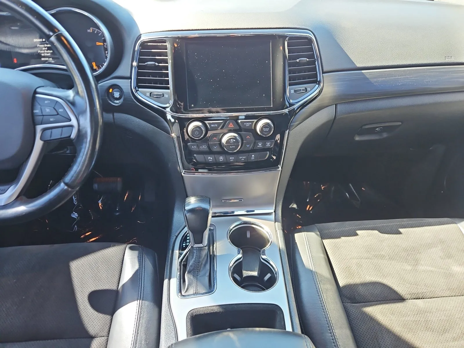 Jeep Grand Cherokee photo 11