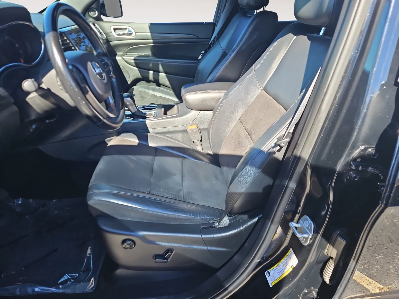 Jeep Grand Cherokee photo 9