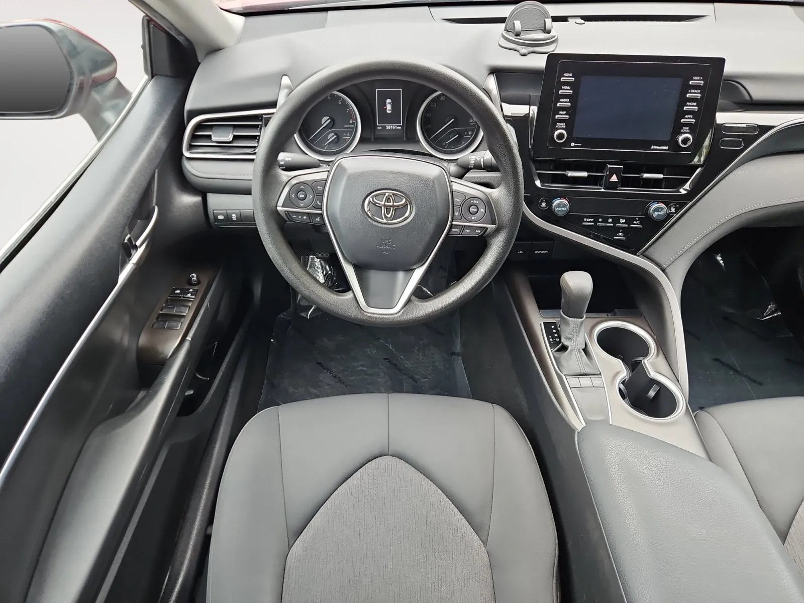 Toyota Camry photo 10