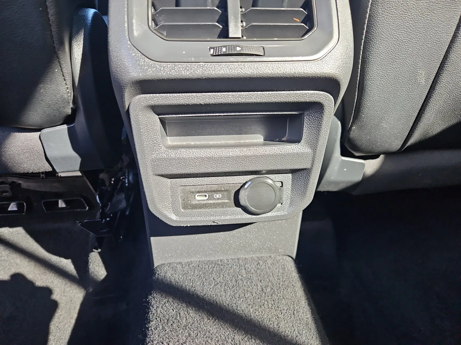 Volkswagen Tiguan photo 13