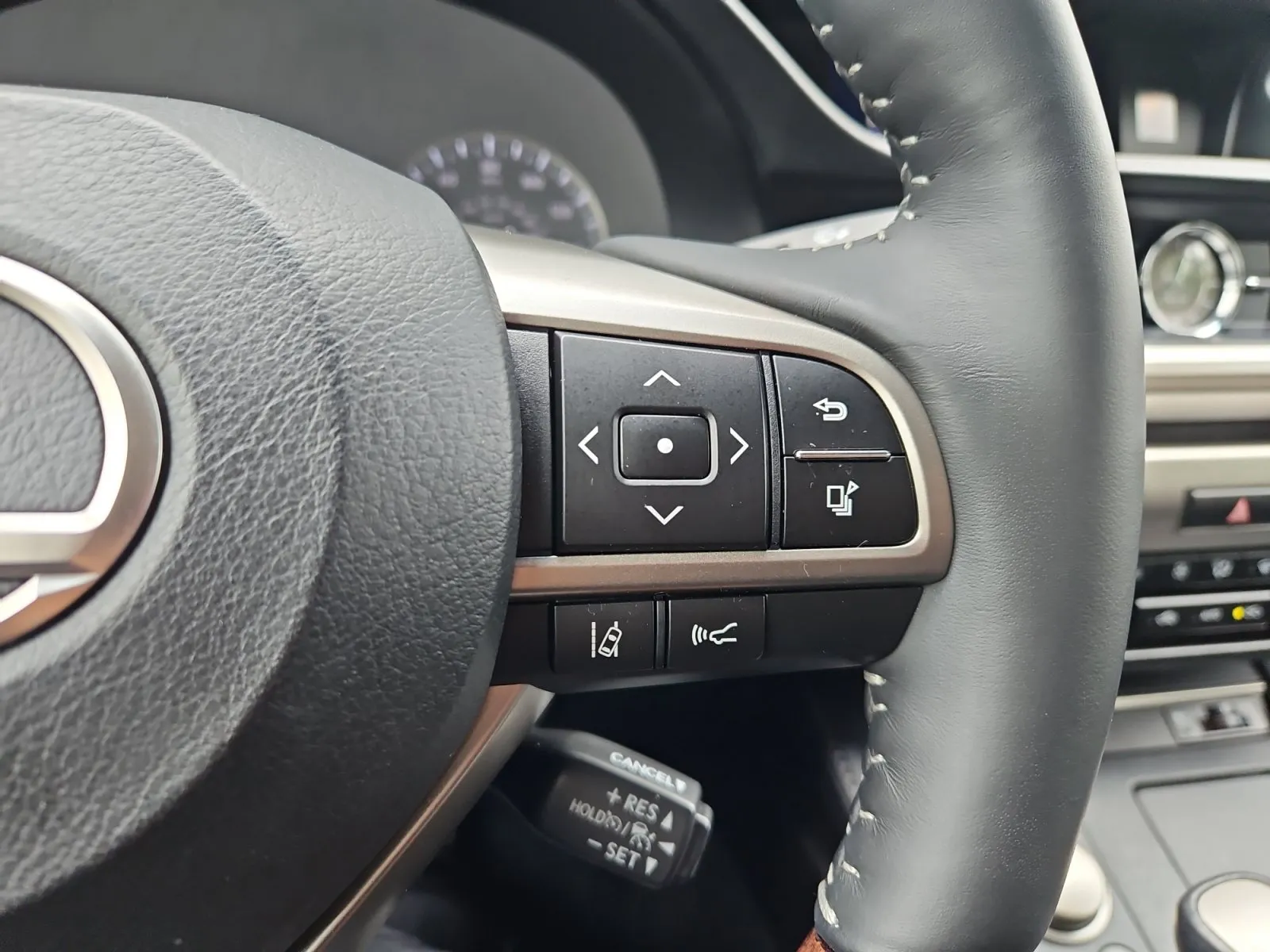 Lexus ES photo 27