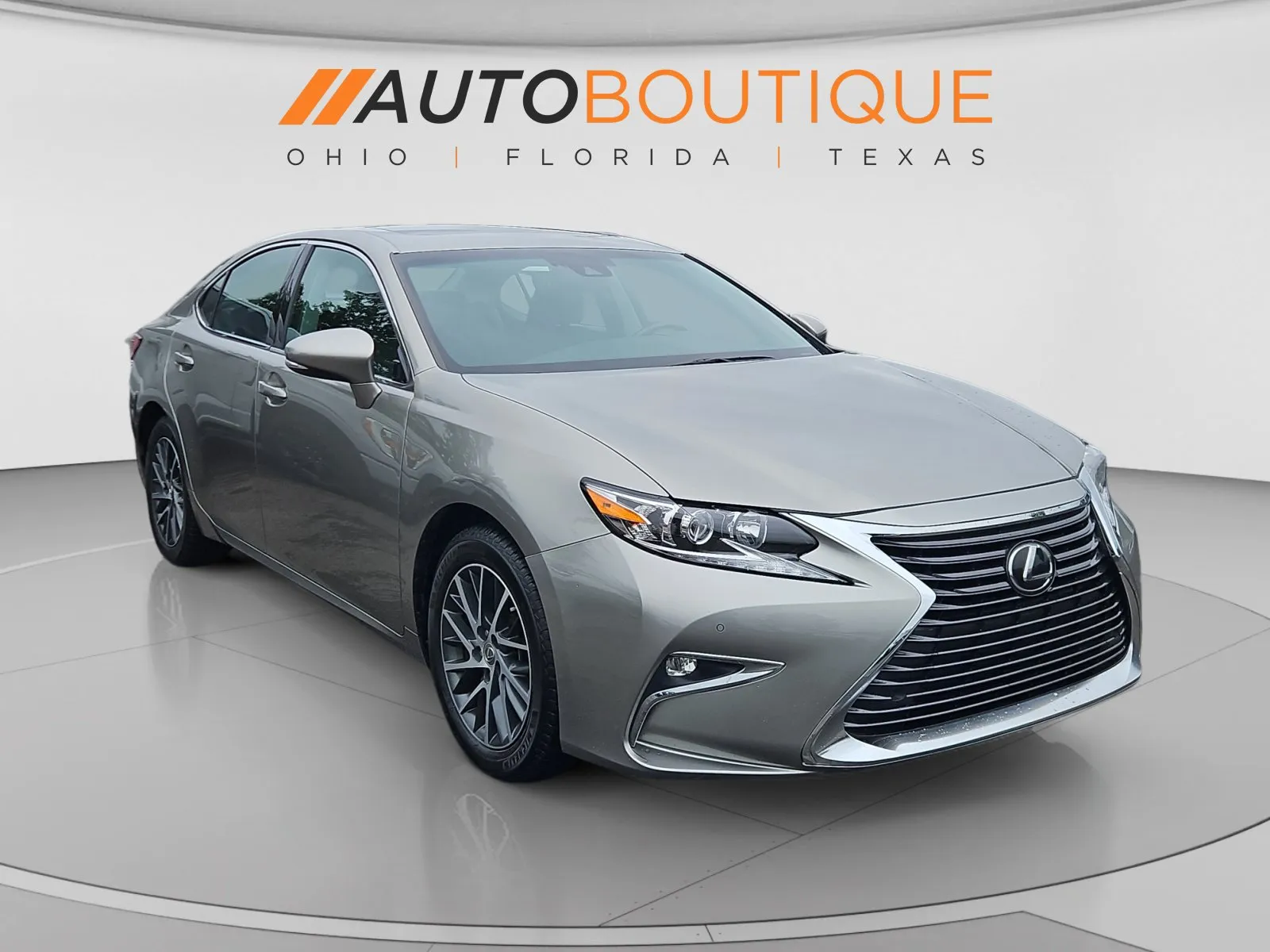 Lexus ES photo 8