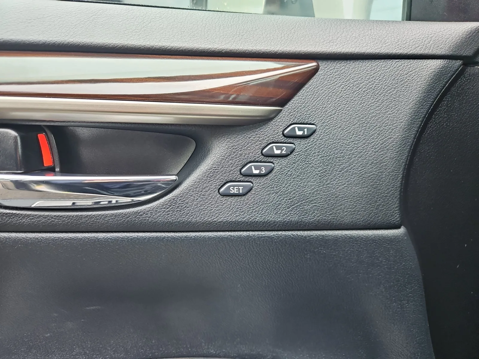 Lexus ES photo 17