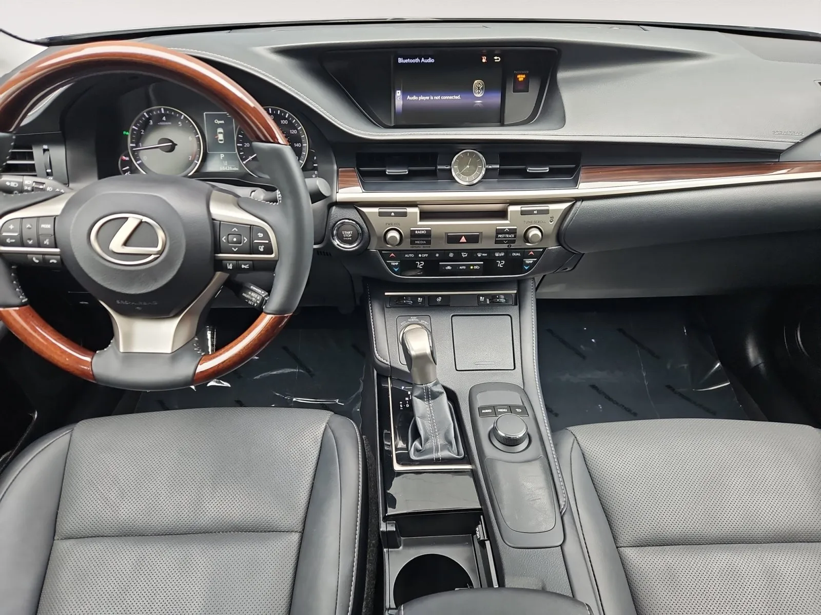Lexus ES photo 12