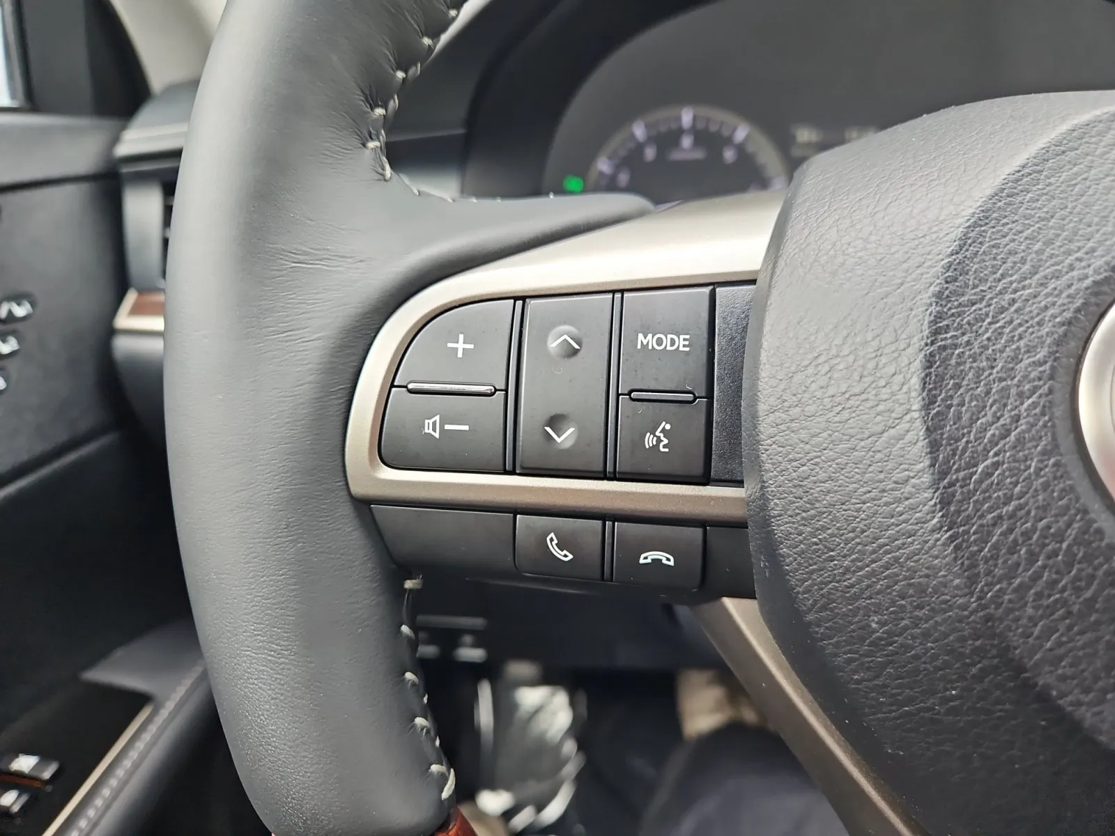 Lexus ES photo 28