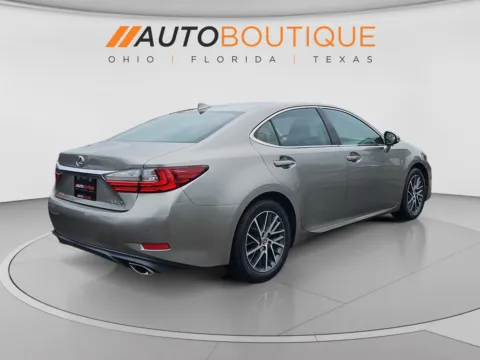 More photos of 2017 Lexus ES 350 at Auto Boutique Ohio, OH