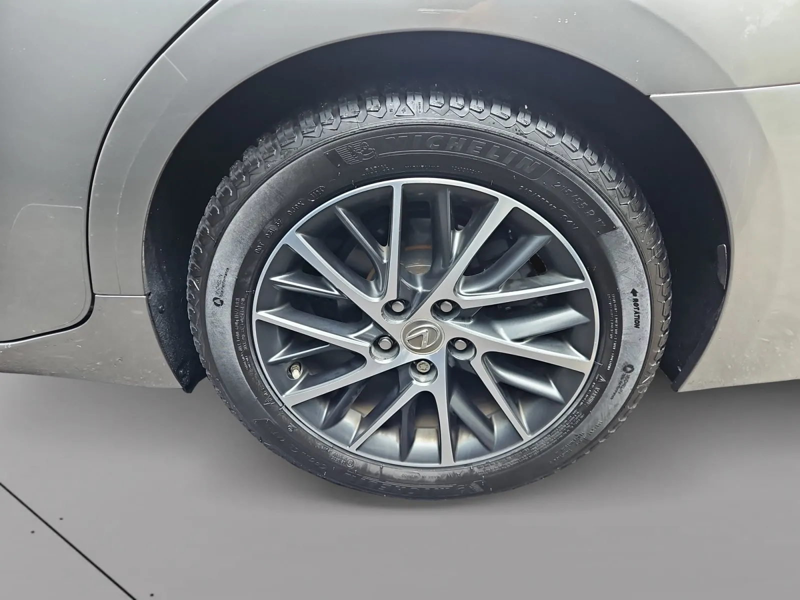 Lexus ES photo 15