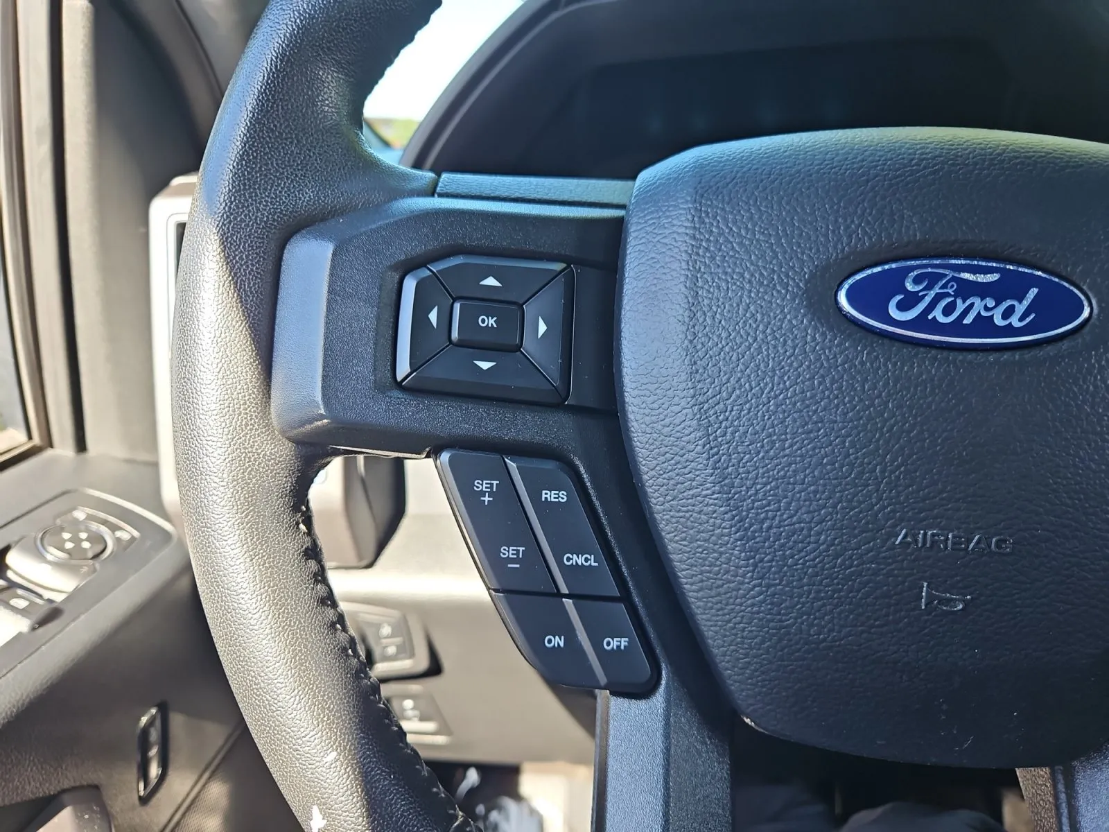 Ford F-150 photo 29