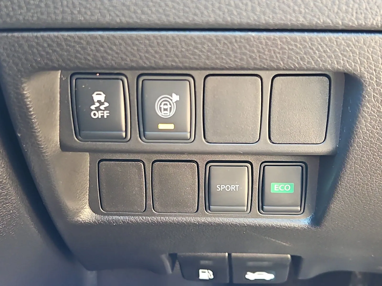 Nissan Rogue photo 25