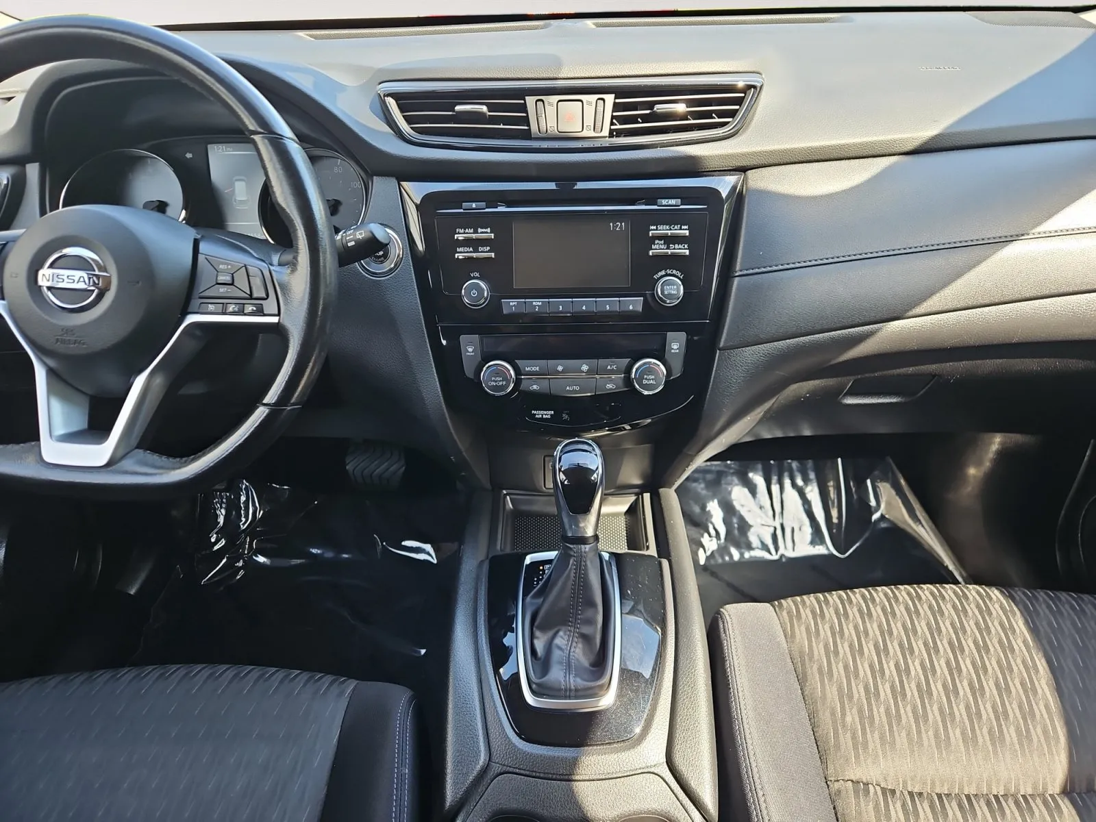 Nissan Rogue photo 12