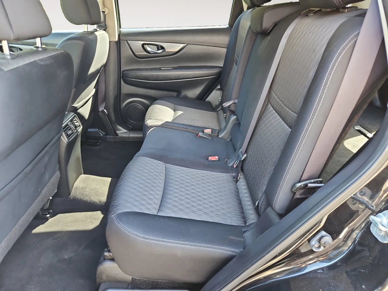 Nissan Rogue photo 14