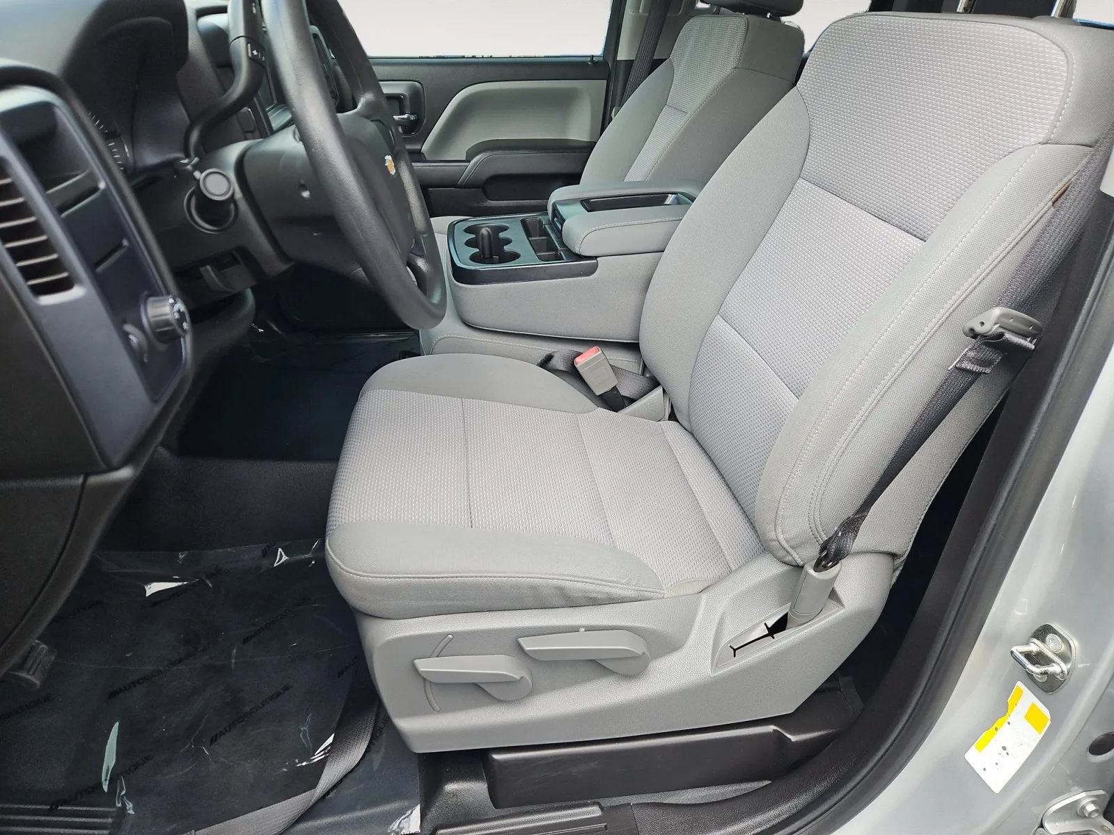 Chevrolet Silverado photo 10