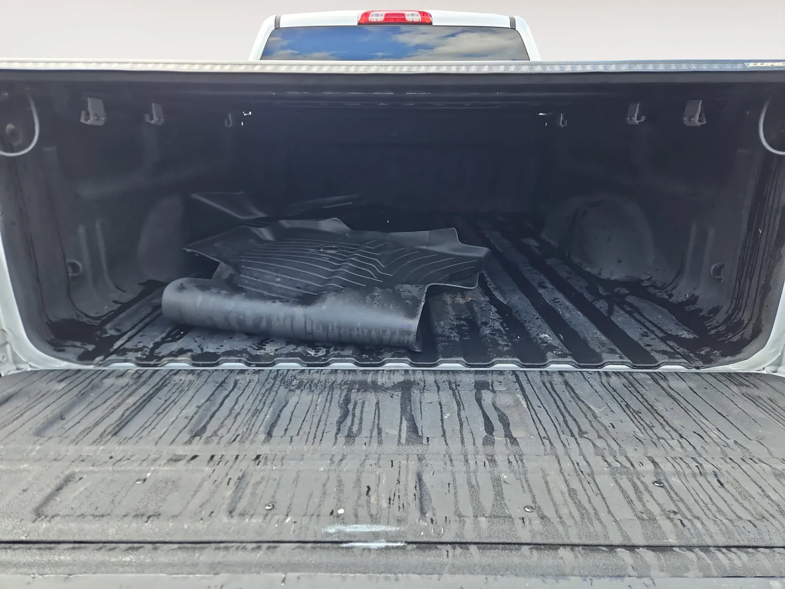 Chevrolet Silverado photo 16