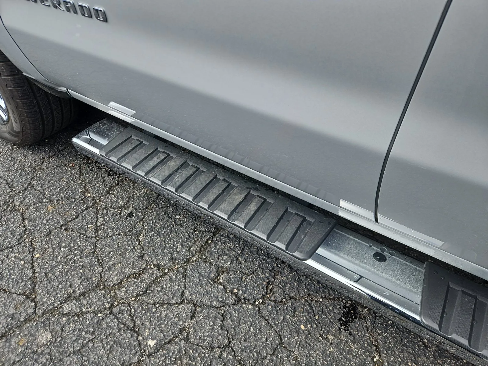 Chevrolet Silverado photo 17
