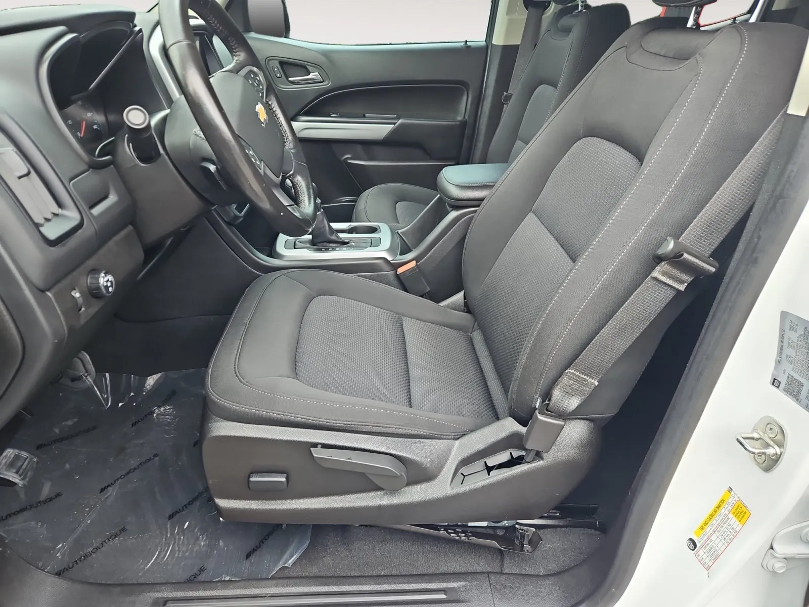 Chevrolet Colorado photo 10