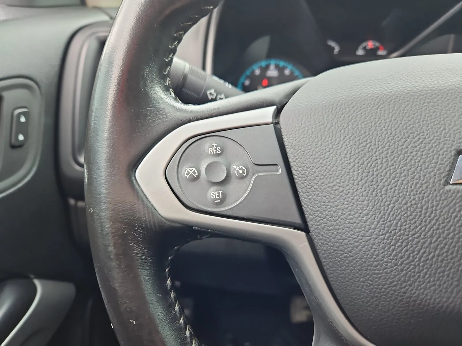 Chevrolet Colorado photo 26