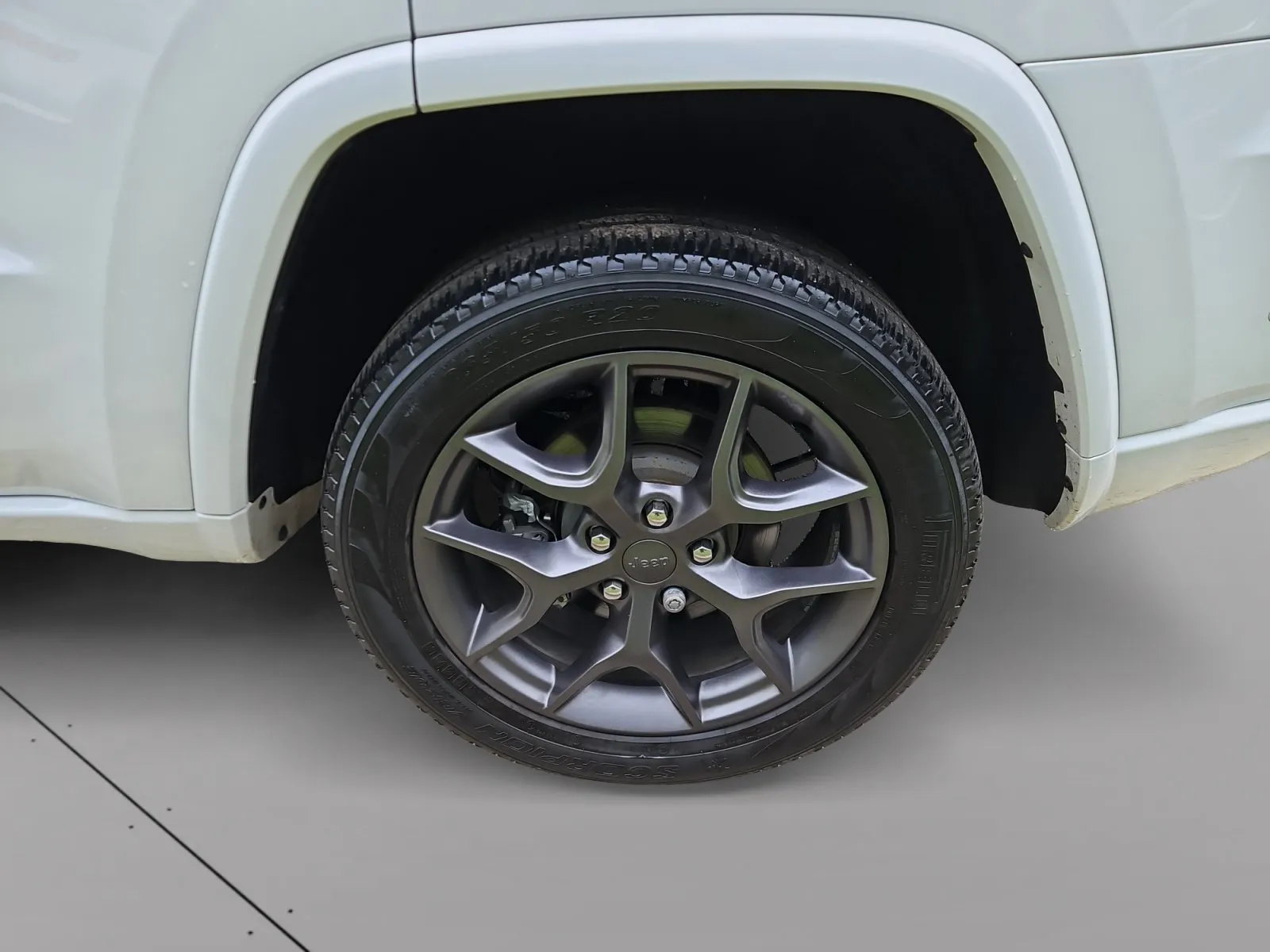 Jeep Grand Cherokee photo 16