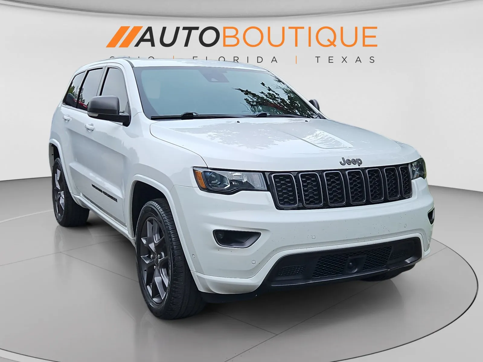 Jeep Grand Cherokee photo 8